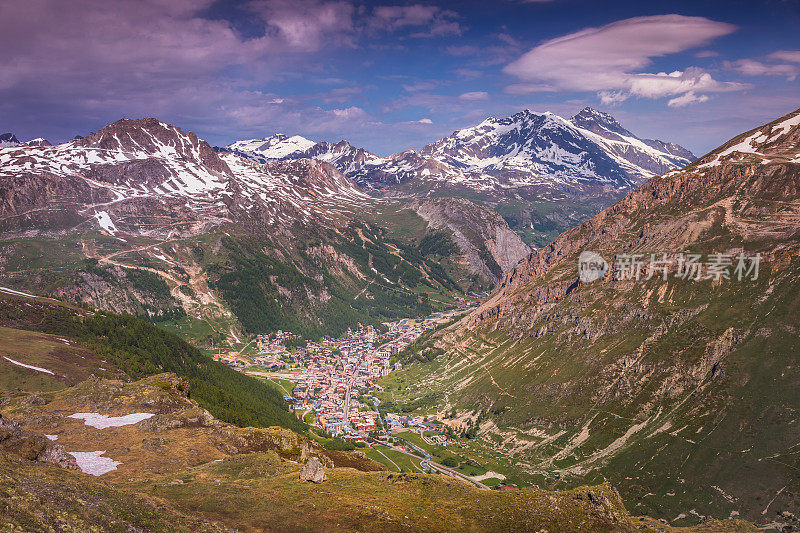 Above Val d'Isère ski resort - Idyllic alpine landscape at springtime – French alps